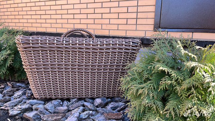 Кашпо из искусственного ротанга