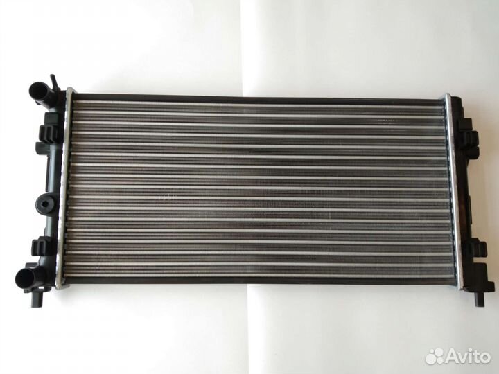 Радиатор охлаждения polo rapid Audi VW