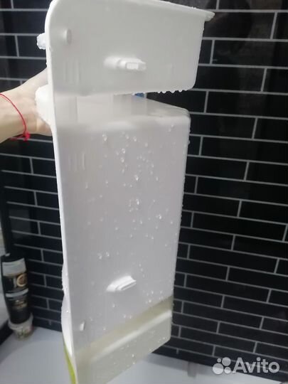 Угловая полка для ванной комнаты