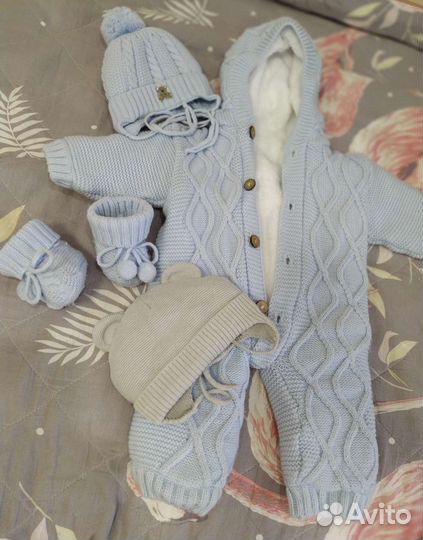Вязаный комбинезон с мехом 56-62, 2 шапки,пинетки