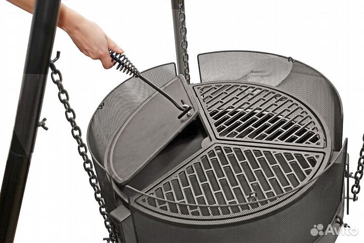 Барбекю мобильное на цепях с костровой чашей
