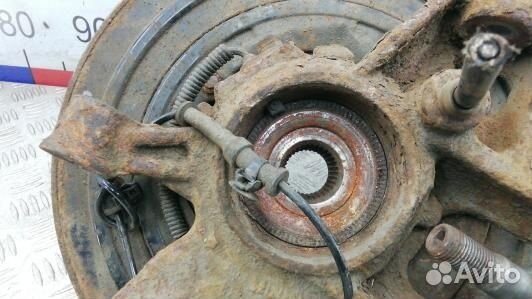 Ступица задняя правая jeep grand cherokee WK2 (MML