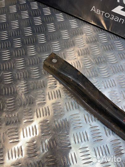 Поперечная балка передняя Mazda Protege седан 1.6