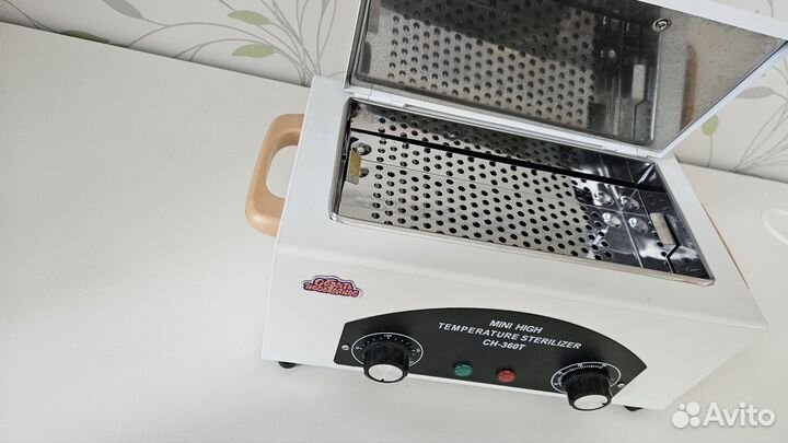 Пылесос для маникюра, стерилизатор