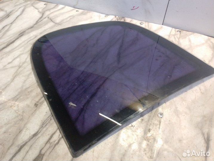 Стекло кузовное заднее правое Chevrolet Niva 21236