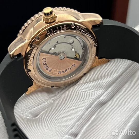 Механические женские часы на каучуковом браслете