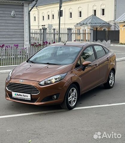 Ford Fiesta 1.6 AMT, 2016, 71 000 км с пробегом, цена 890000 руб.