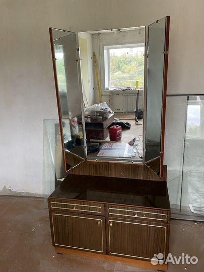 Трюмо (трельяж)