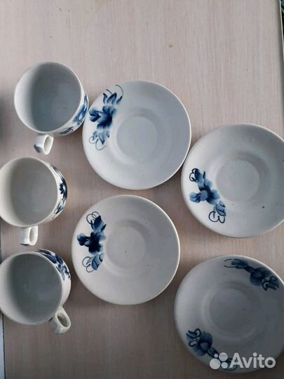 Кружки и тарелки гжель