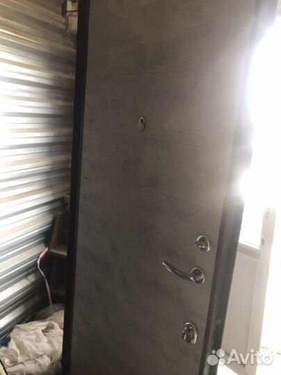 Дверь входная металлическая