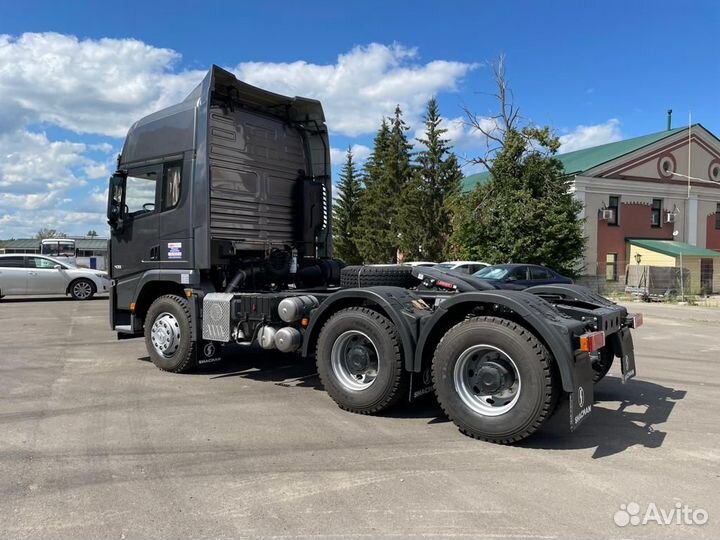 Shacman (Shaanxi) SX42584V324, 2023