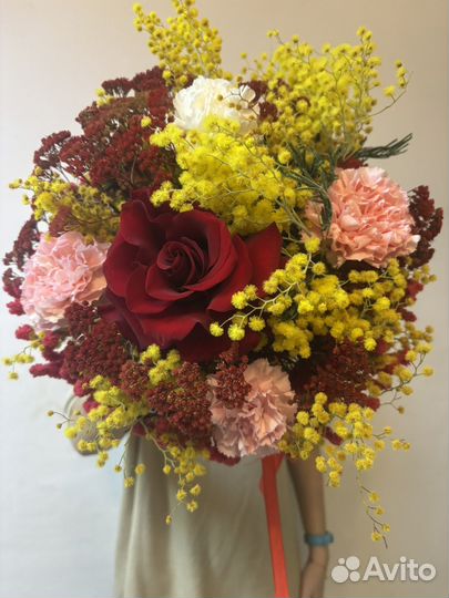 Букеты с ароматной мимозой