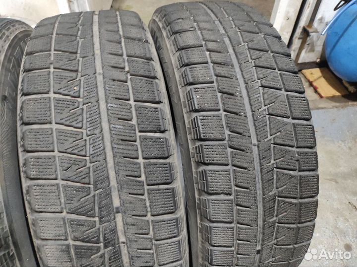 Bridgestone Blizzak Revo GZ 215/65 R16