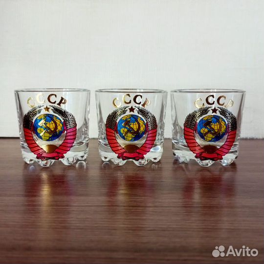 Подарочный набор пивной бокал и 3 стопки с гербом