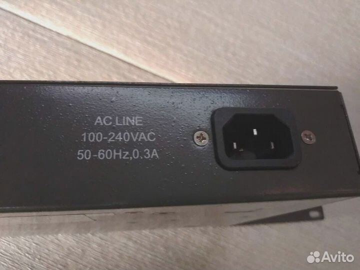 Коммутатор D-Link DES-1024D неуправляемый