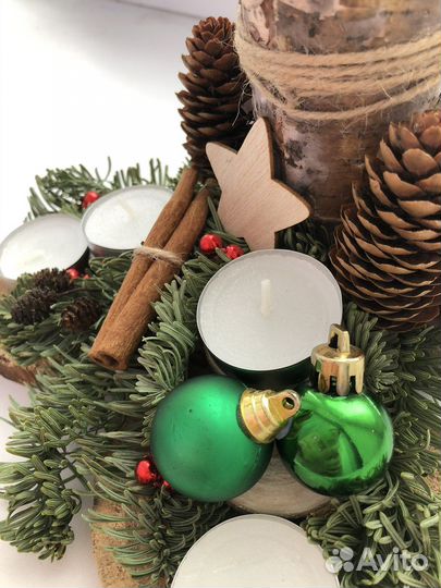 Новогодний венок, подсвечники, новогодний букет