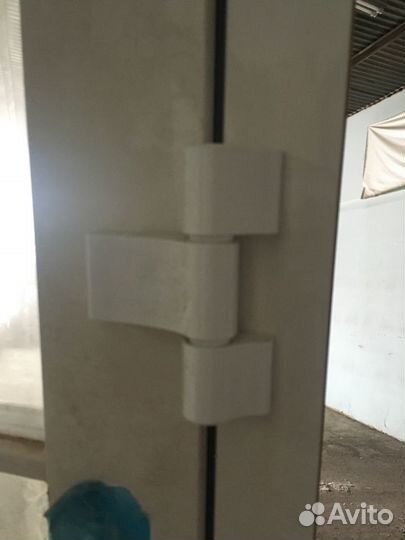 Новая деревянная уличная пластиковая евро дверь