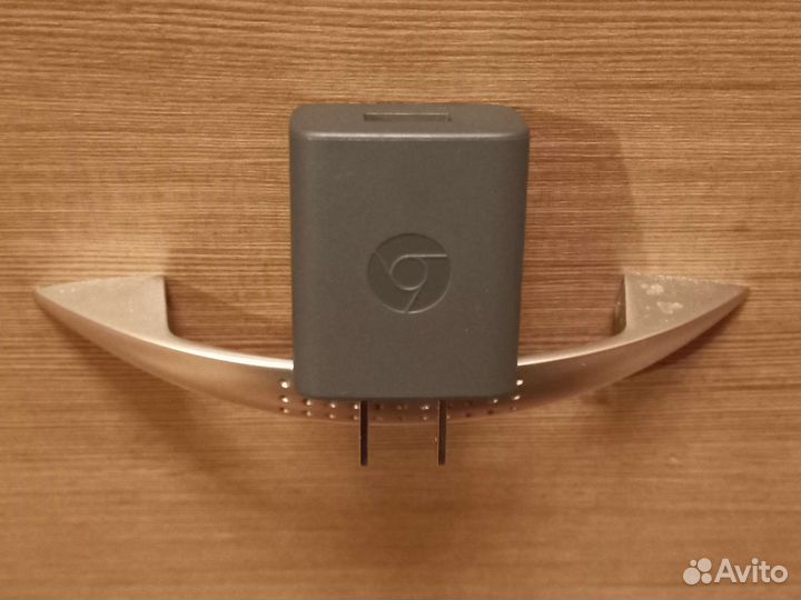 Адаптер от Chromecast оригинальный рабочий на фото