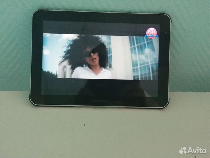 Планшет Samsung GT-P7300 Galaxy Tab 8.9 (16гб )