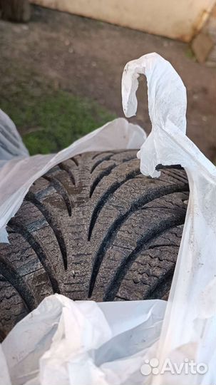 Sava Eskimo Stud 215/65 R16