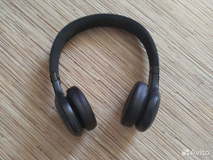 Наушники JBL