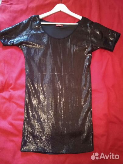 Платье с паетками