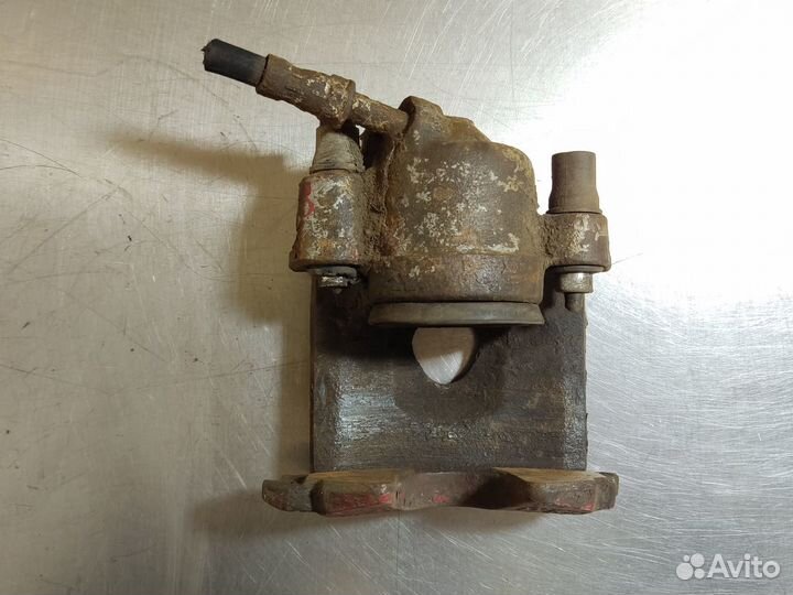 Суппорт передний левый Volkswagen Golf 3