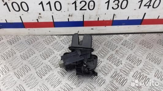 Замок крышки багажника volkswagen passat B6 (91E11