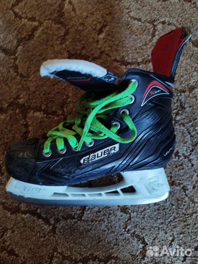 Хоккейные коньки bauer vapor x300, размер 37,5