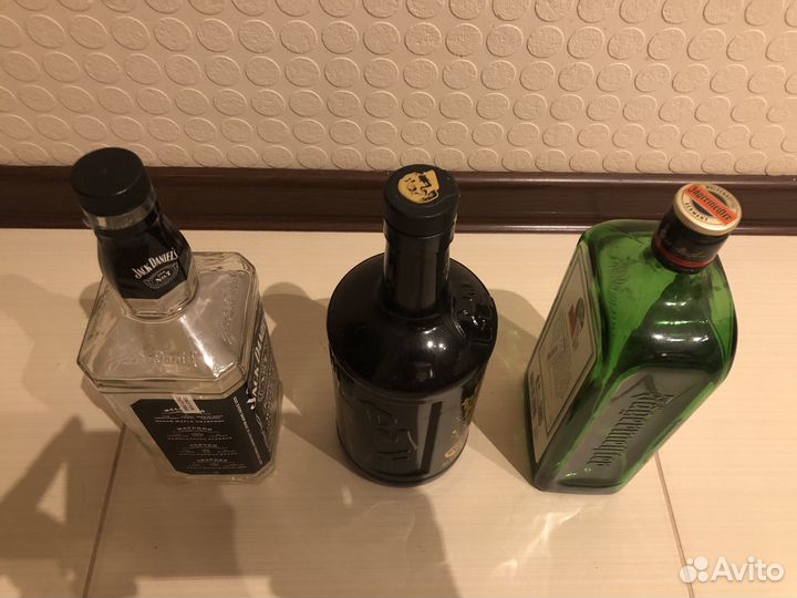 Бутылки Jajermeister,JackDaniels,DeadMansFinger