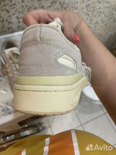 Кроссовки Adidas