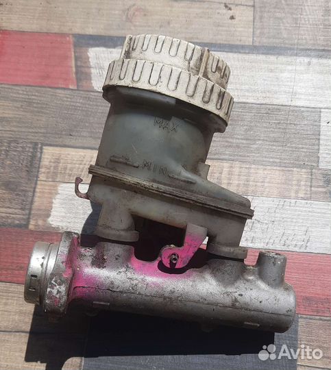 Главный тормозной цилиндр mitsubishi Galant 8