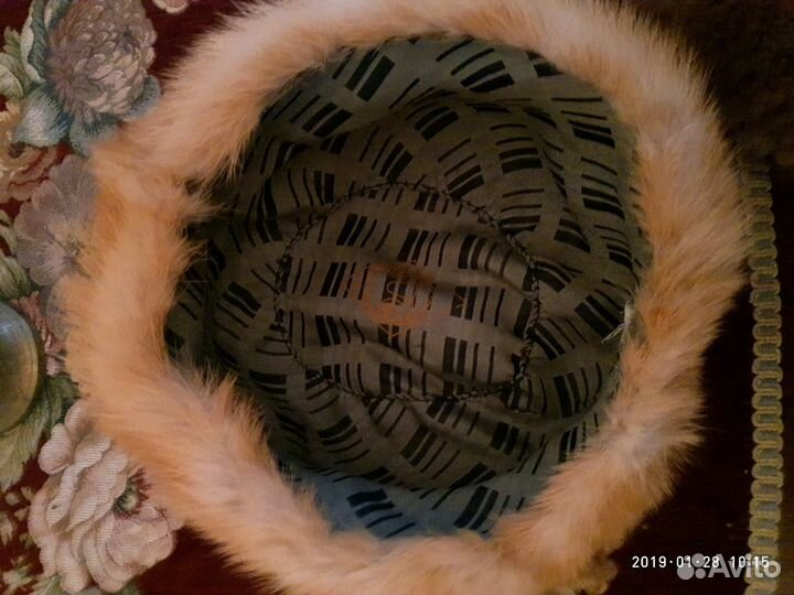 Шапочка из меха колонка