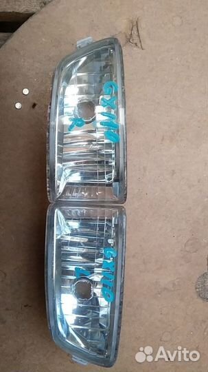 Туманка передняя правая на toyota mark II GX110