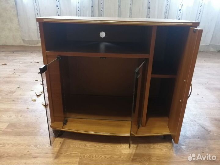 Тумба под телевизор