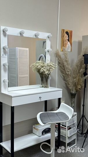 Сдаю в аренду гримерный столик