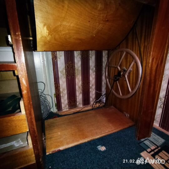 Швейная машина ножная