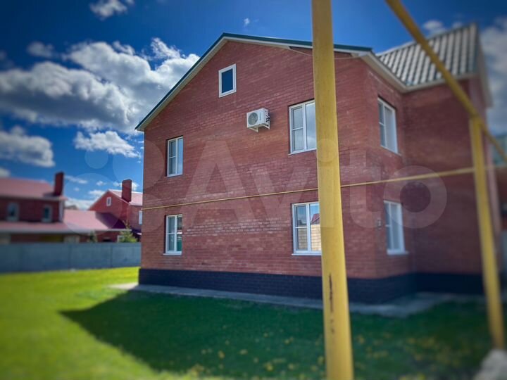 Дом 180 м² на участке 6 сот.