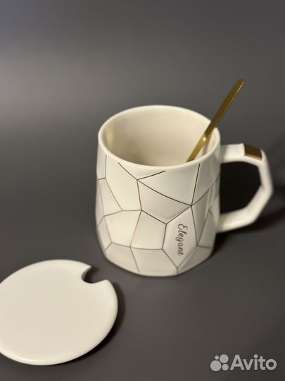 Кружка белая подарочная с крышкой и ложкой