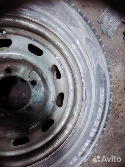 Nokian Tyres Hakka V 215/65 R16