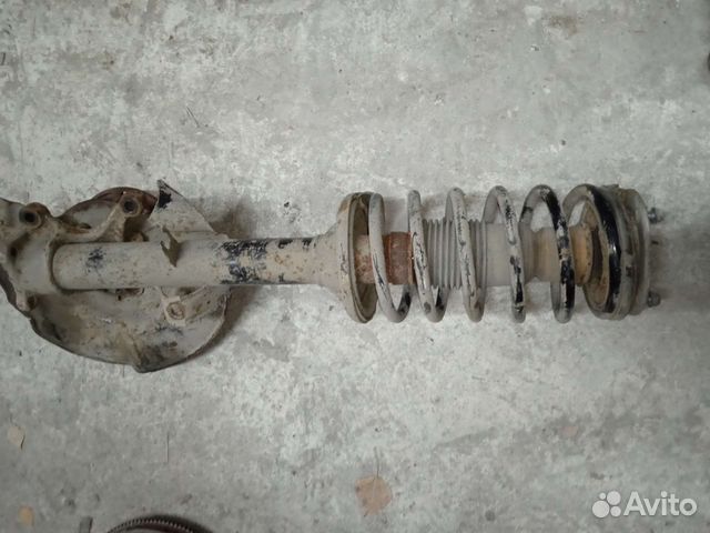 Стойка передняя левая BMW 5 E34 бмв 5 Е34