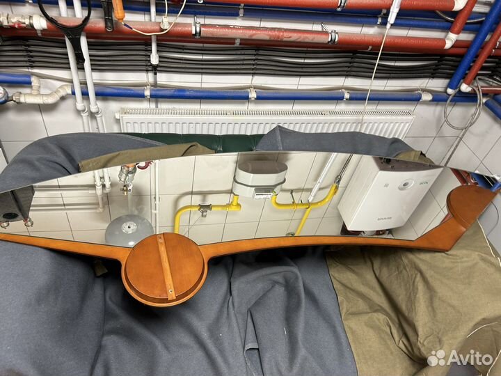 Зеркало с полкой из массива