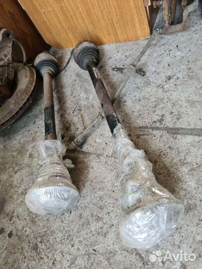 Привода задние Tiguan 2010