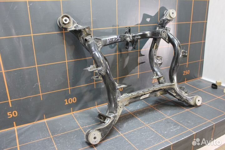 Volkswagen Touareg NF - Подрамник задний