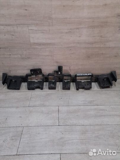 Кронштейн заднего бампера Ford Kuga 2