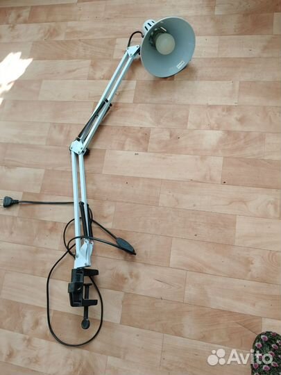 Лампа для письменного стола