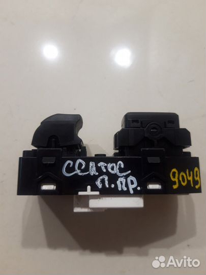 Кнопка стеклоподъемника (передняя правая)