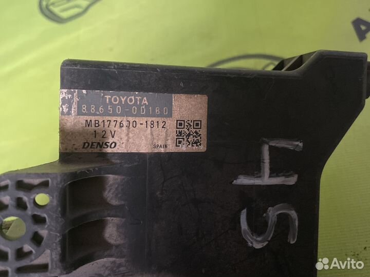 MB1776001812 Toyota Yaris Блок комфорта