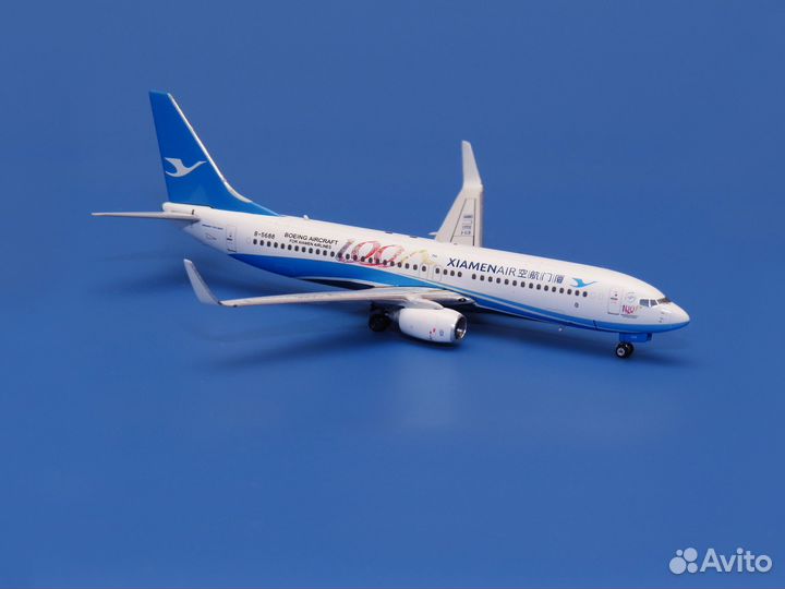 Модель самолёта Boeing 737-800 Xiamen Air (1:400)