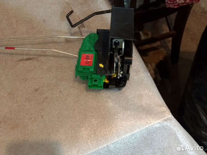 Задний левый замок двери Hyundai Solaris